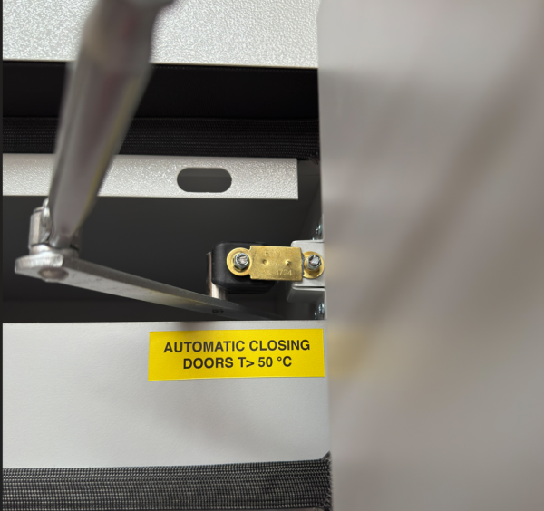 tuerschliessung-gefahrstoffschrank-schmelzlot