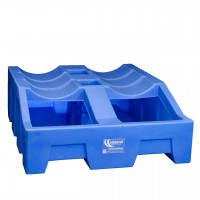 Fasslagerung von 200 Liter Fässern auf Kunststoffwannen mit 410 Litern Volumen. Fasslagerung von 200 Liter Fässern auf Kunststoffwannen mit 410 Litern Volumen.