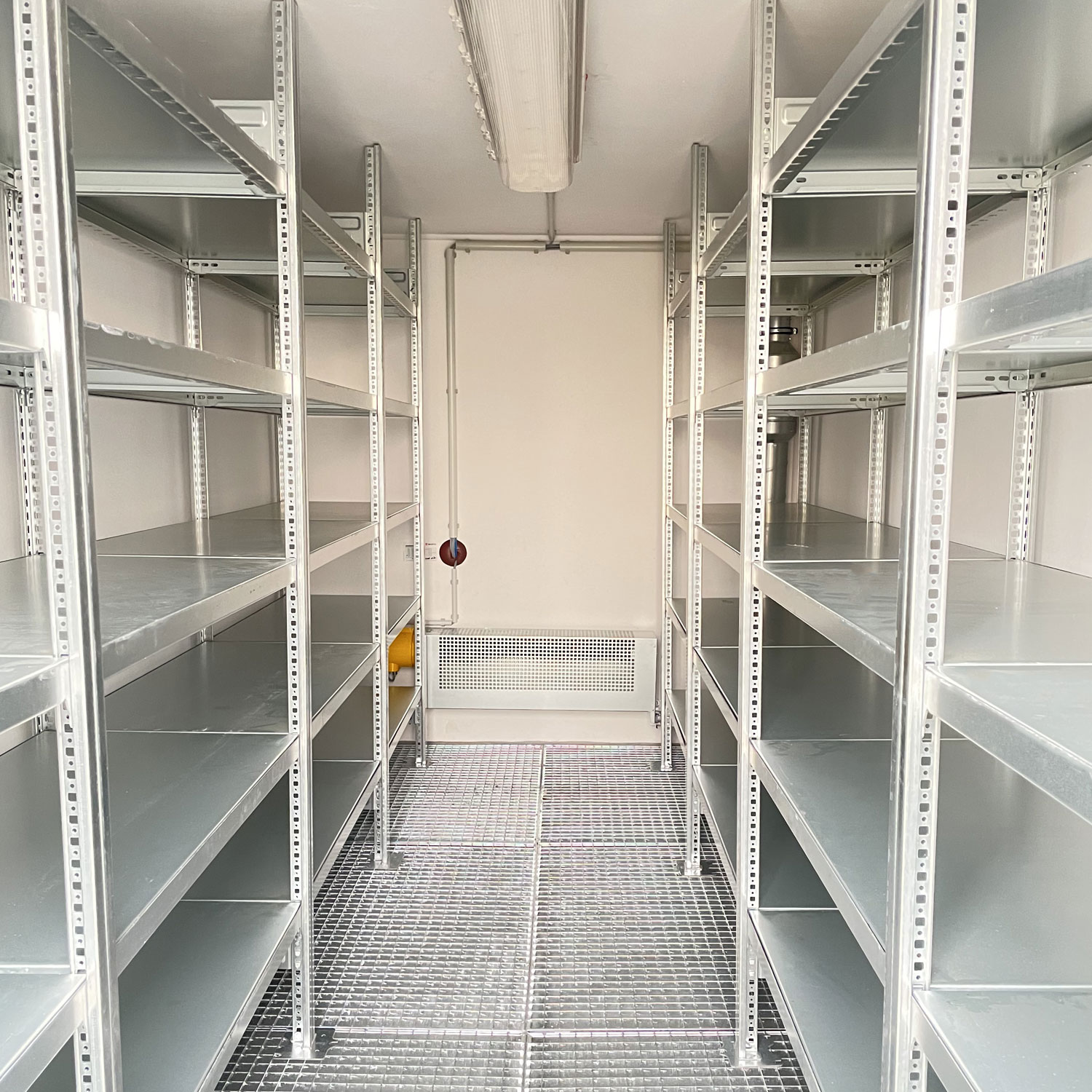 brandschutzzelle-f90-regalsystem-begehbar-heizung